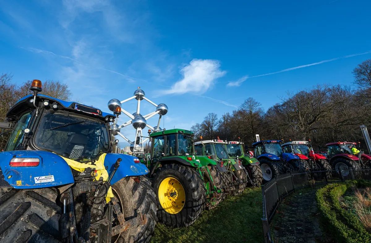 Evropska komisija pred nezaupnico zagovarja sporazum, ki je razjezil kmete