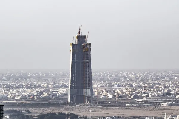 Savdijci znova gradijo najvišjo stavbo na svetu, 100. nadstropje naj bi končali že letos