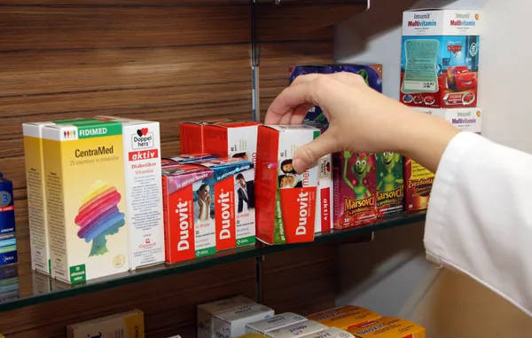 Cene zdravil podivjale: pršilo za nos v dveh letih dražje za 20 odstotkov