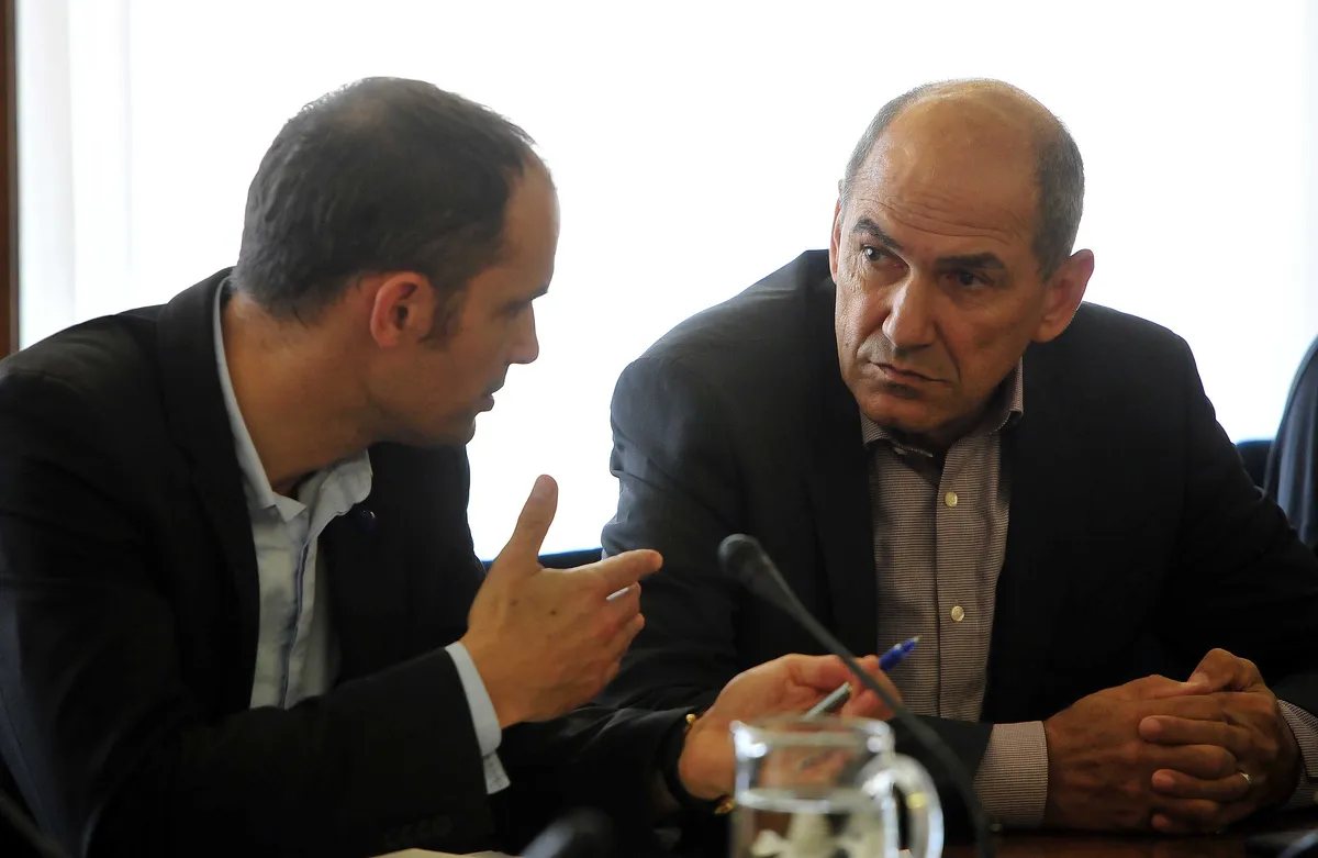 Janša že prečrtal Logarja? "Potrebujemo močno večino največ dveh strank"