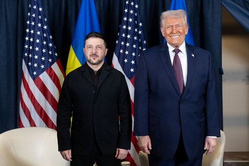 Volodimir Zelenski in Donald Trump v Davosu