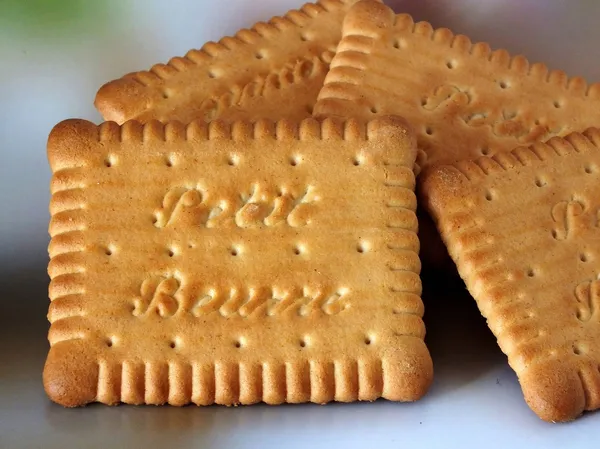 Piškoti, ki jih jemo vse življenje, a le redki vedo, kaj pomeni njihova oblika