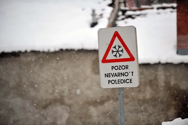 Prešli nas bosta kar dve vremenski motnji, ponekod sprva možna poledica. Kaj pa sneg?