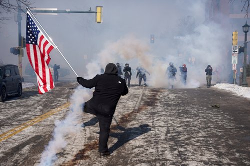 Protesti v Minneapolisu po novem smrtonosnem streljanju