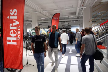 Prodana veriga športnih trgovin, močno prisotna tudi v Sloveniji