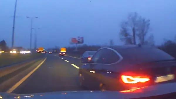 Videoposnetek prehitevanja na Hrvaškem, ki je razdelil splet (VIDEO)