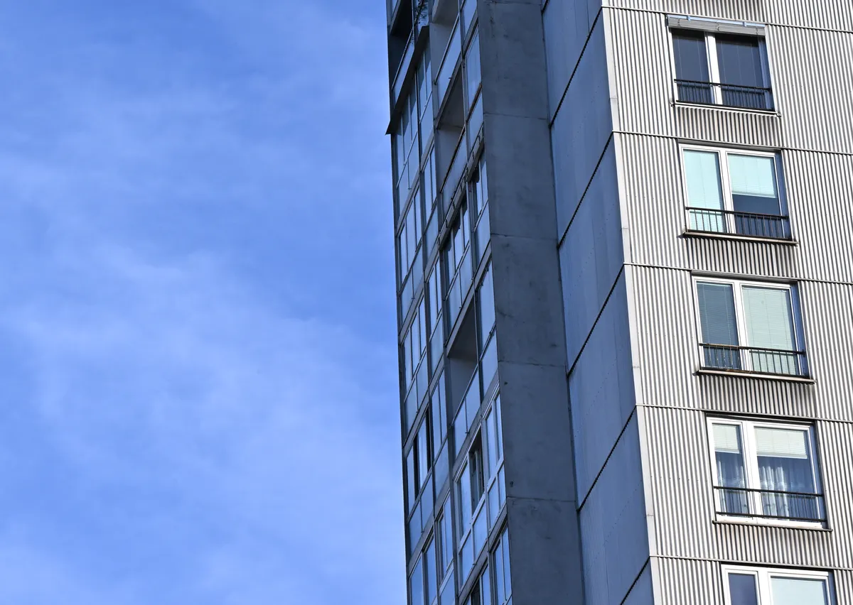 Kako preverim, ali je nekdo prijavljen na mojem naslovu, in kako lahko ukrepam