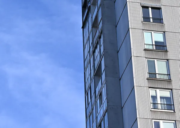 Kako preverim, ali je nekdo prijavljen na mojem naslovu, in kako lahko ukrepam