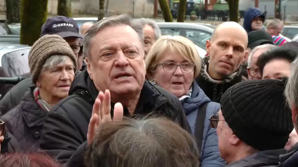 Župan Janković o začasni odredbi sodišča: "Ko bo umaknjena, na zelenicah ne bo več parkiral nihče"