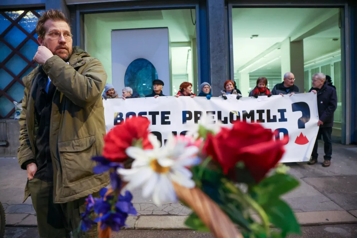 Glas ljudstva na shodu vlado pozval k sprejemu pravičnega zdravstvenega prispevka