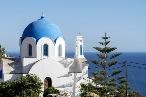 Novi Santorini? Grški otok, ki je vse bolj priljubljen med mladimi