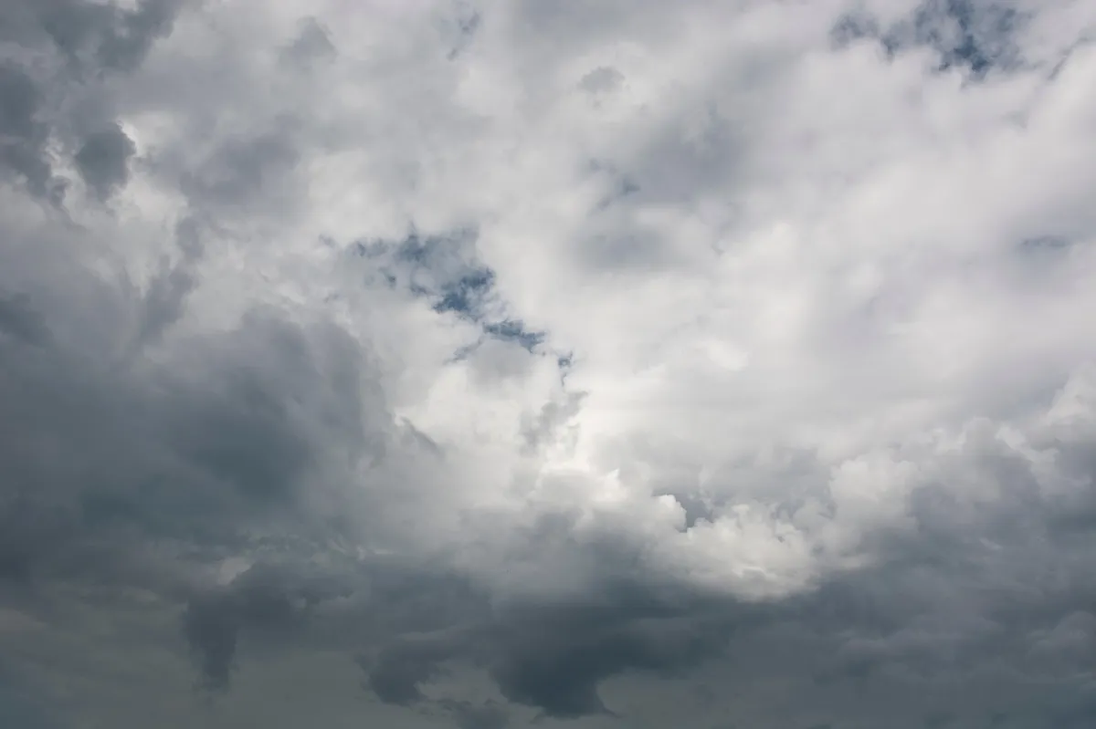 Tudi v prihodnjih dneh bo oblačno. Kam lahko greste po sonce?