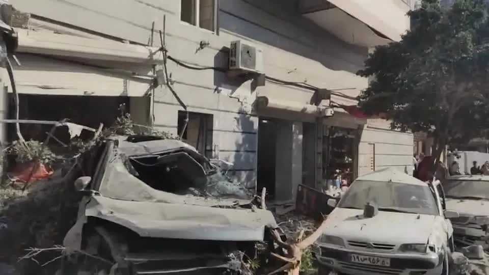 V Iranu odjeknili eksploziji, Izrael zanika vpletenost