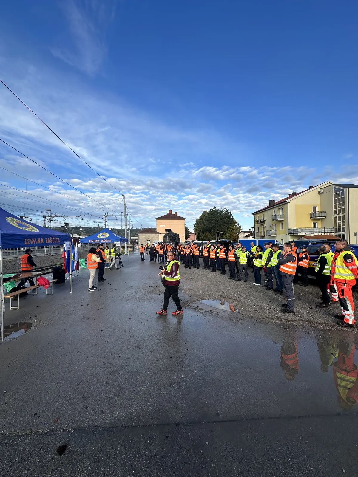 V Divači prizori, ki so spomnili na najhujšo železniško nesrečo v Sloveniji