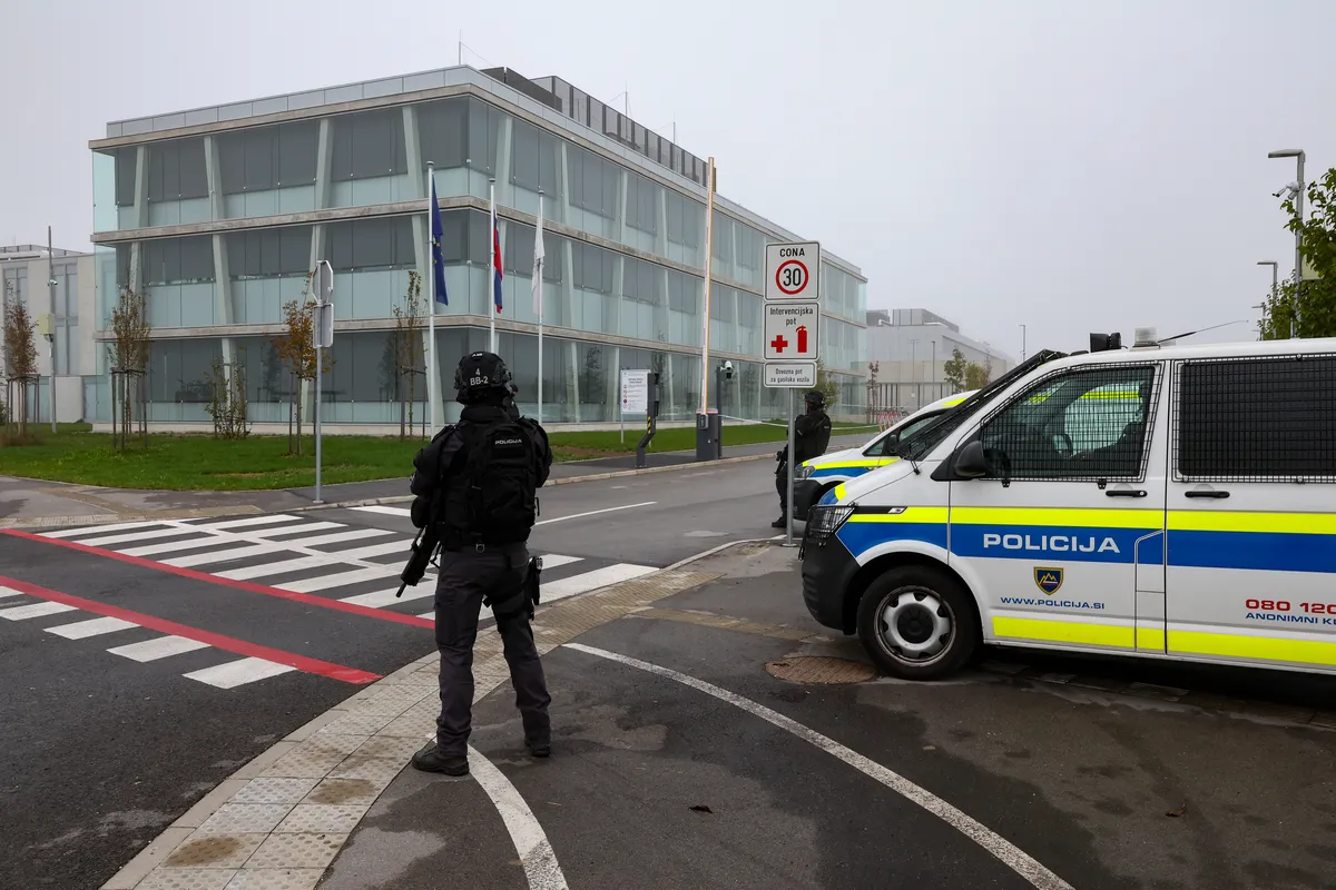 Po 64 letih se je končalo obdobje Povšetove, zapornike so danes preselili v Dobrunje (FOTO)