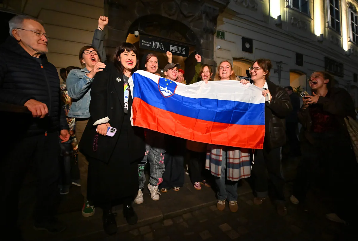 Civilna družba proslavlja izid zakonodajnega referenduma (FOTO)