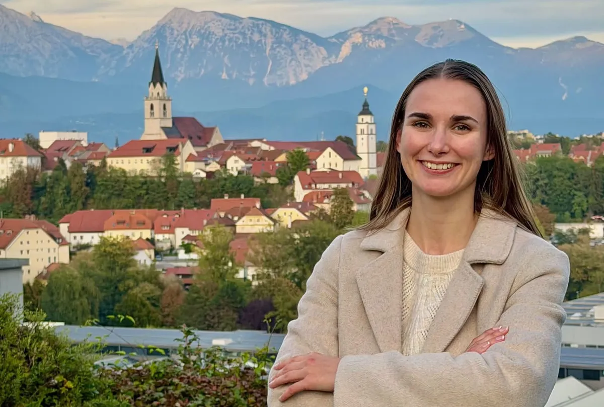 SDS v boj za županski stolček v Kranju pošilja 27-letno Karin Planinšek
