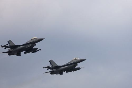 F-16