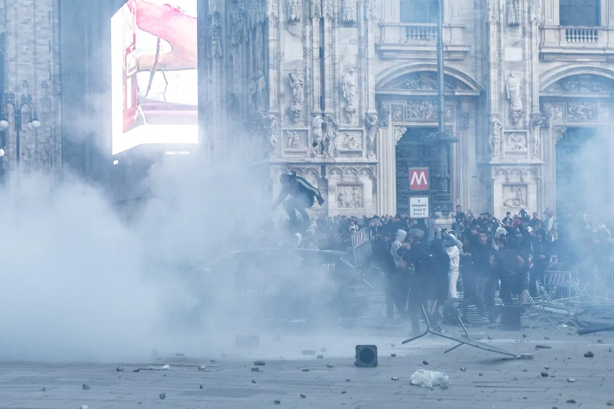 V več italijanskih mestih nasilni protesti proti draginji, v Milanu več deset poškodovanih
