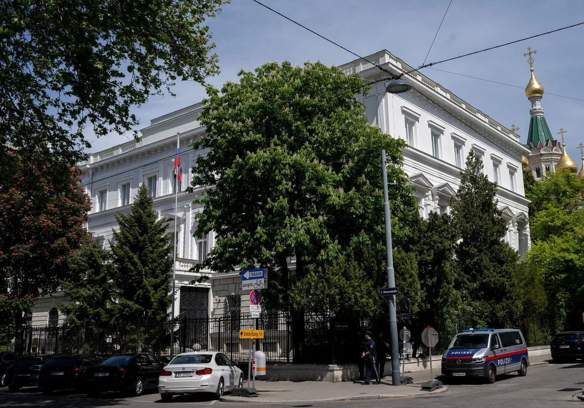 Avstrija izgnala štiri ruske diplomate. Rusija: "Odziv je neizogiben"