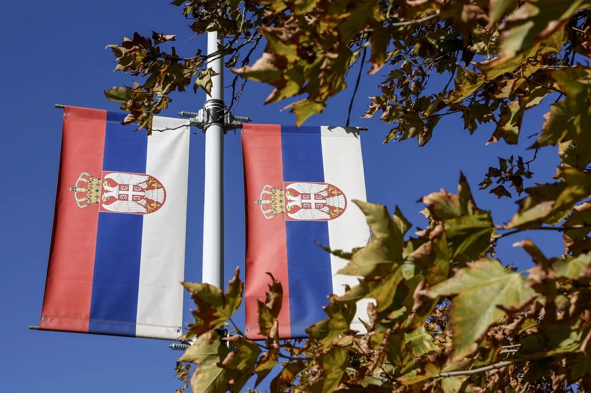 Prelomne volitve v Srbiji: vrste že pred odprtjem volišč