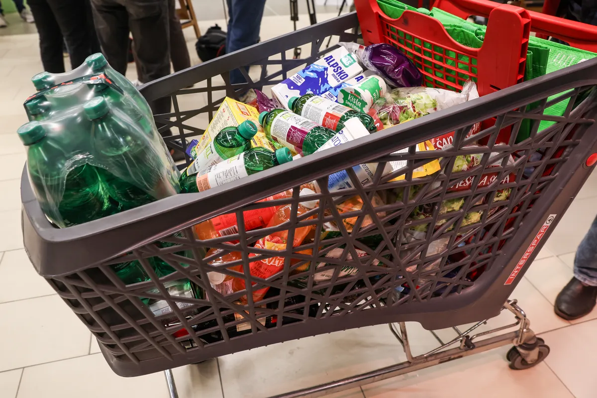 Nakupe opravite danes, trgovine bodo do ponedeljka zaprte