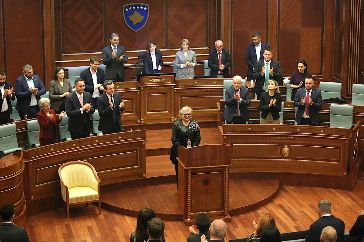 Na Kosovu izvolili novo predsednico in končali večmesečno institucionalno krizo