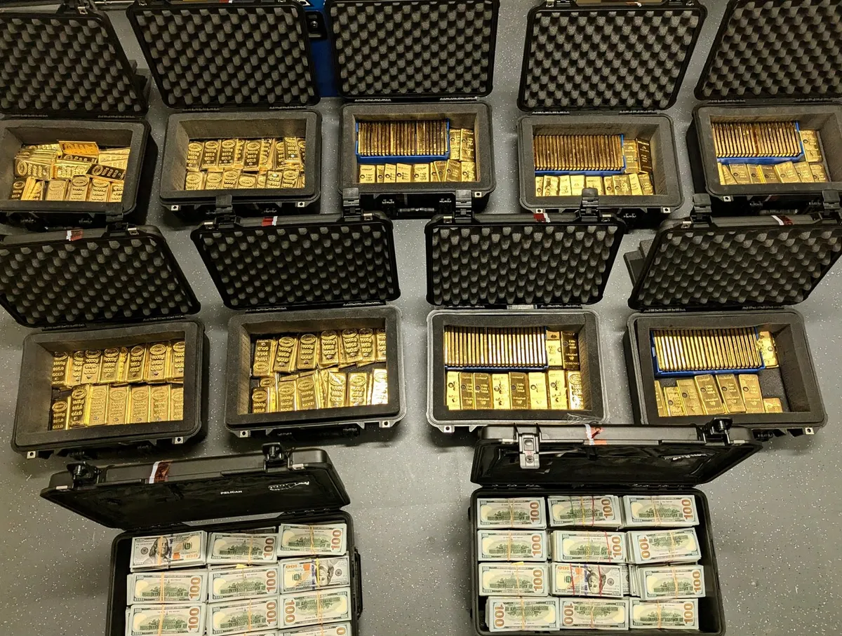 Nekdanji visoki uslužbenec Cie priznal, da je ZDA ogoljufal za skoraj 200 milijonov dolarjev