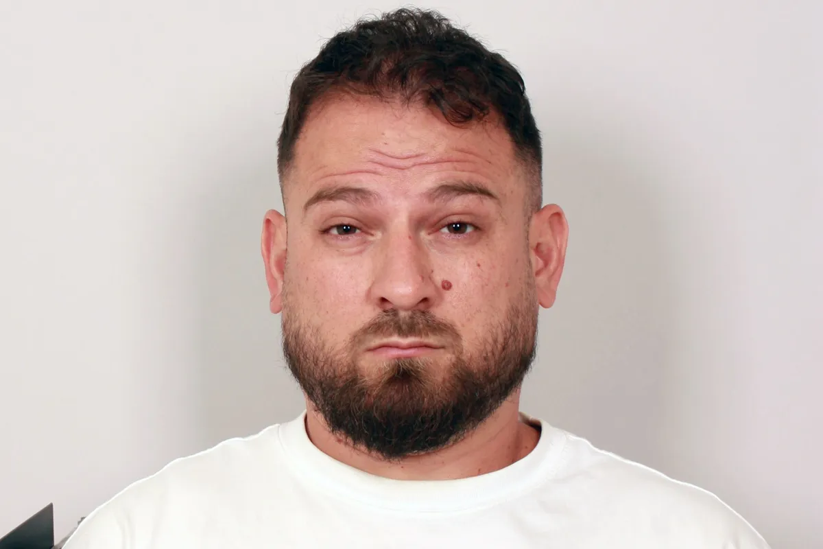 Policija prosi za pomoč pri iskanju pobeglega pripornika, ste ga videli?