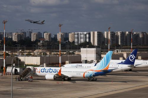 Letalo družbe FlyDubai na letališču v Tel Avivu