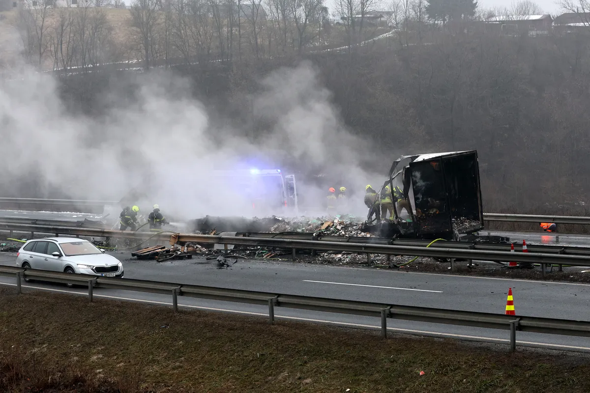 Znanih več podrobnosti verižnega trčenja, ki je ohromilo štajersko avtocesto