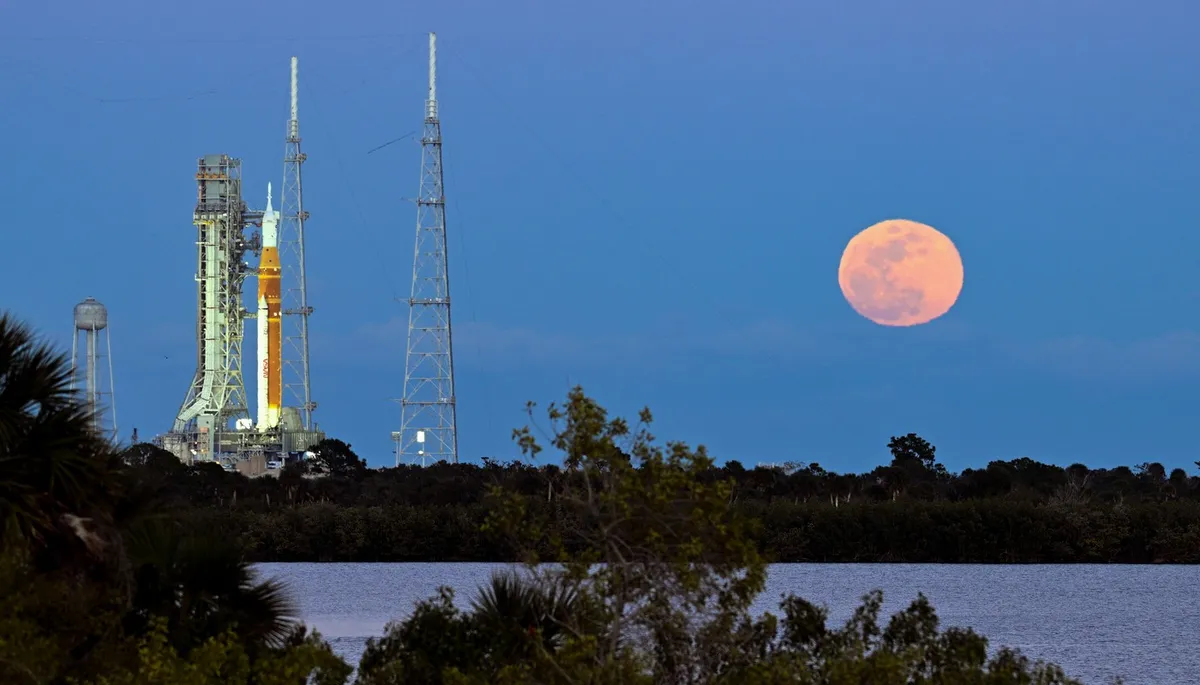 Nasa prestavila polet proti Luni na marec