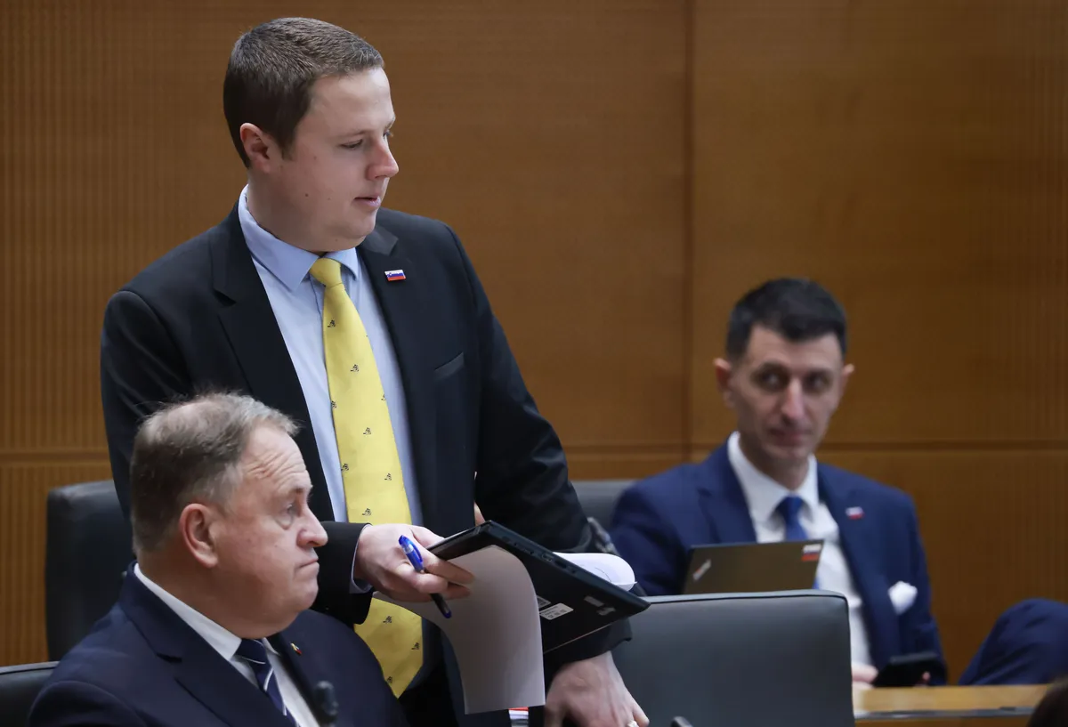 Ostri odzivi koalicije na Mahničevo izjavo o ustanovitvi urada za deportacije: "Volilci si ne želijo posnemanja gestapa"