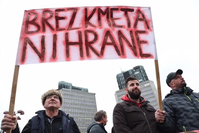 Protest kmetov: "Problem je sistem, ki se norčuje iz tistih, ki ga hranijo"