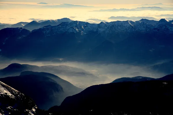 Bomo ta vikend končno spet uzrli sonce? Zima le v gorah, kjer velja opozorilo