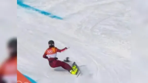 Deskarka se je za las izognila nenavadni "oviri", posnetek je postal viralen