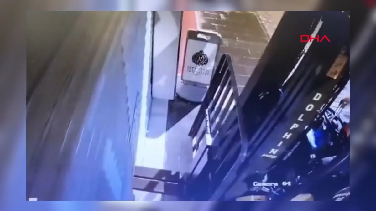 Tat na neobičajen način vlomil v zlatarno, pobegnil pa še bolj nenavadno (VIDEO)