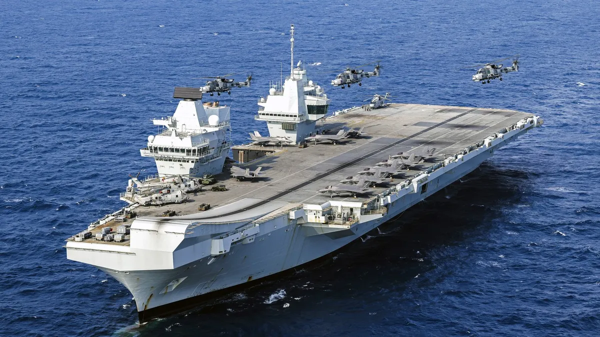 Združeno kraljestvo v znak moči na Arktiko pošilja letalonosilko in druge bojne ladje