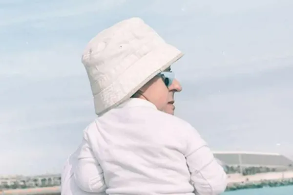 Optična iluzija povsem zmedla in razdelila splet. Kaj vidite vi? (FOTO)