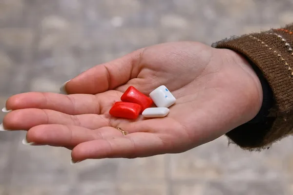 Starši mislili, da so otroci bolni, vzgojiteljica priznala, kaj jim je dajala