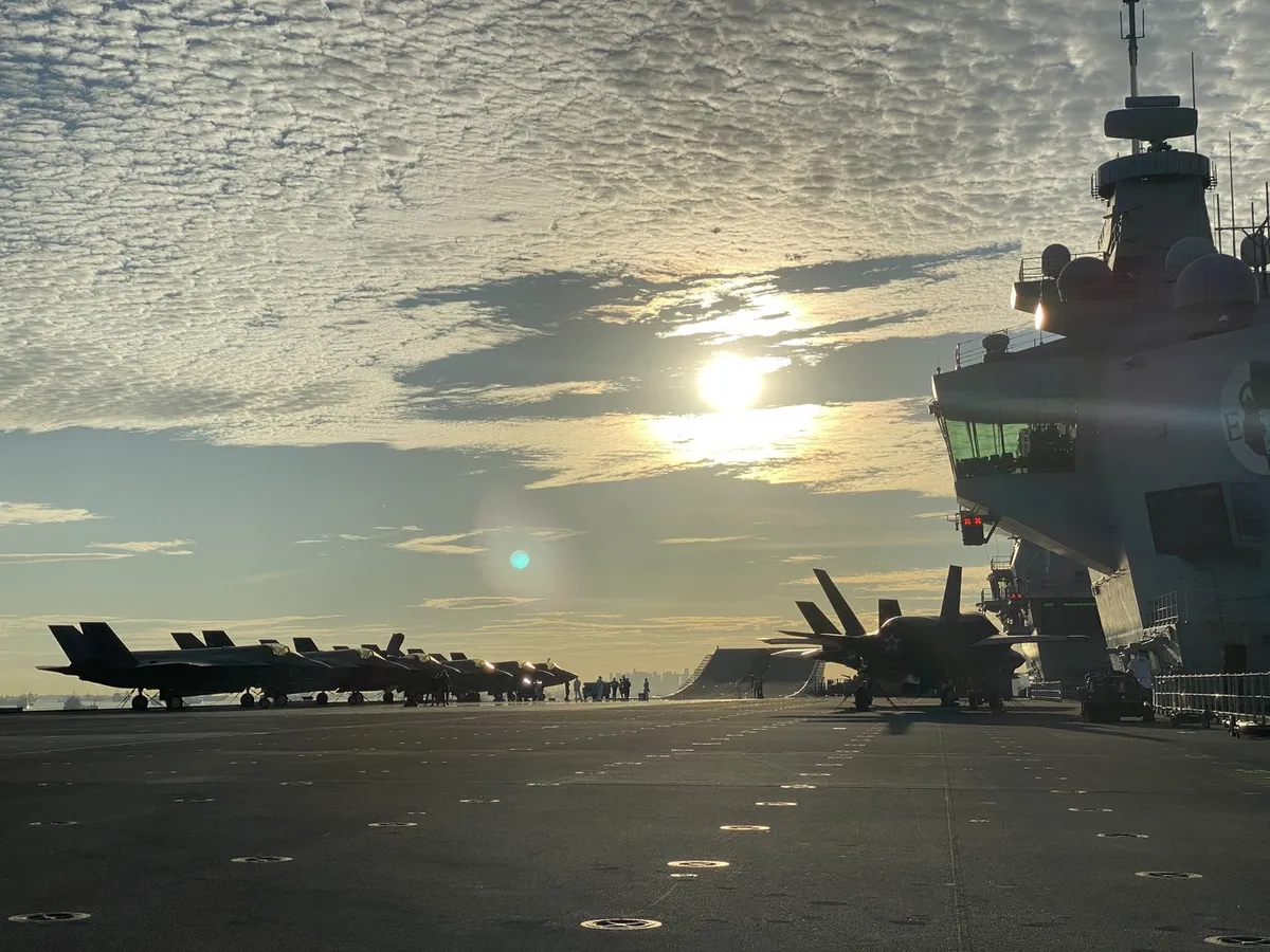 Britanski premier si želi več izdatkov za obrambo: "Pospešiti moramo"