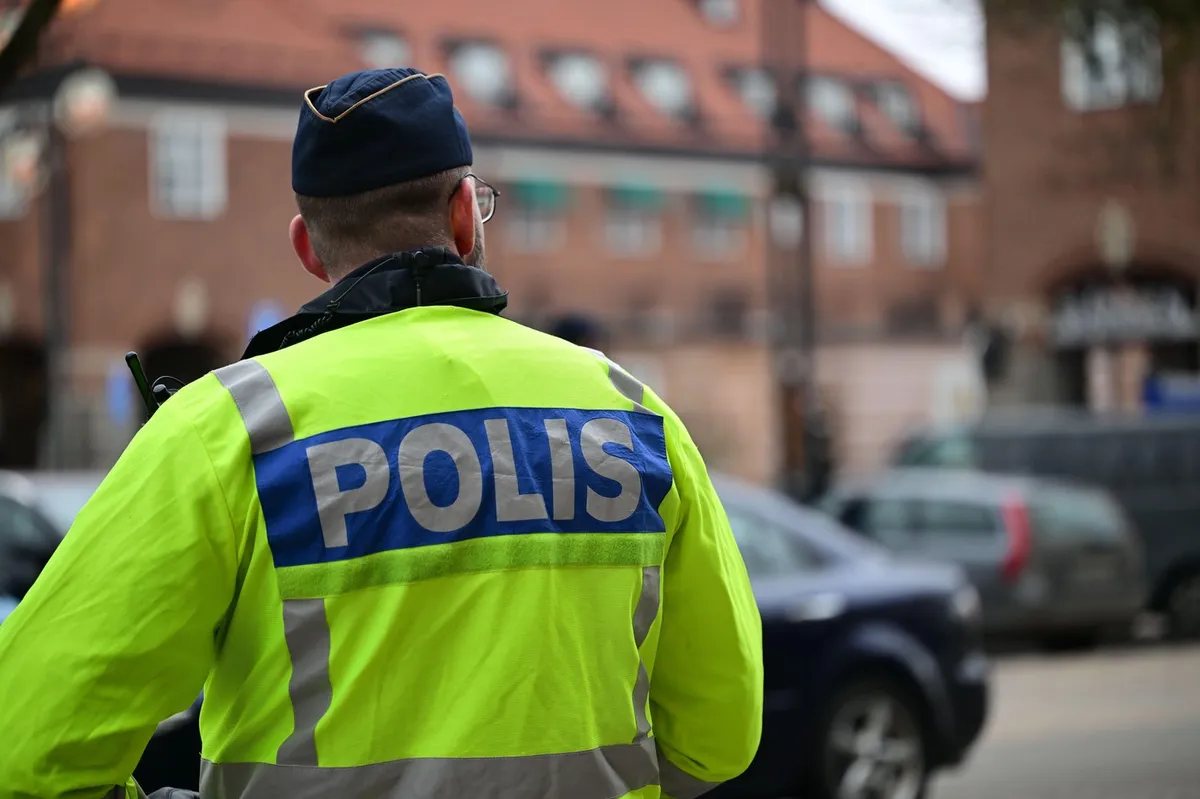 Šved naj bi svojo ženo prostituiral več kot sto moškim