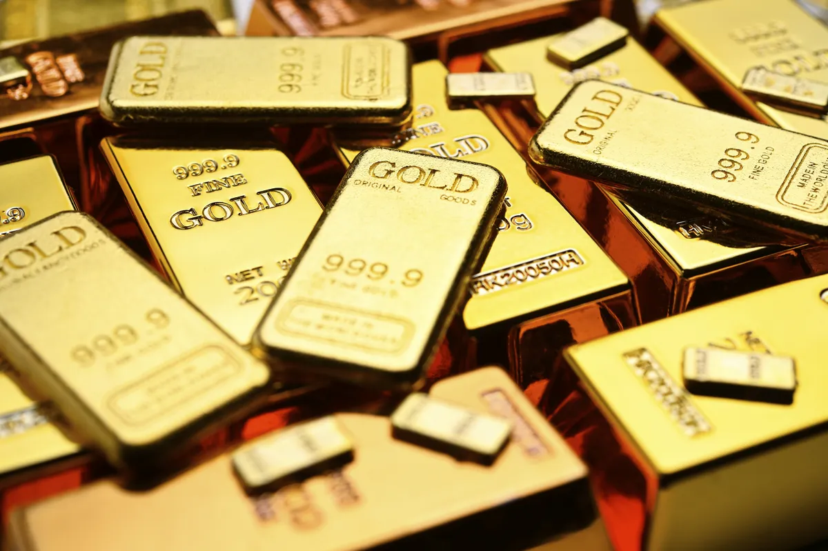 V smeti je pomotoma vrgel za 120.000 evrov zlatih palic