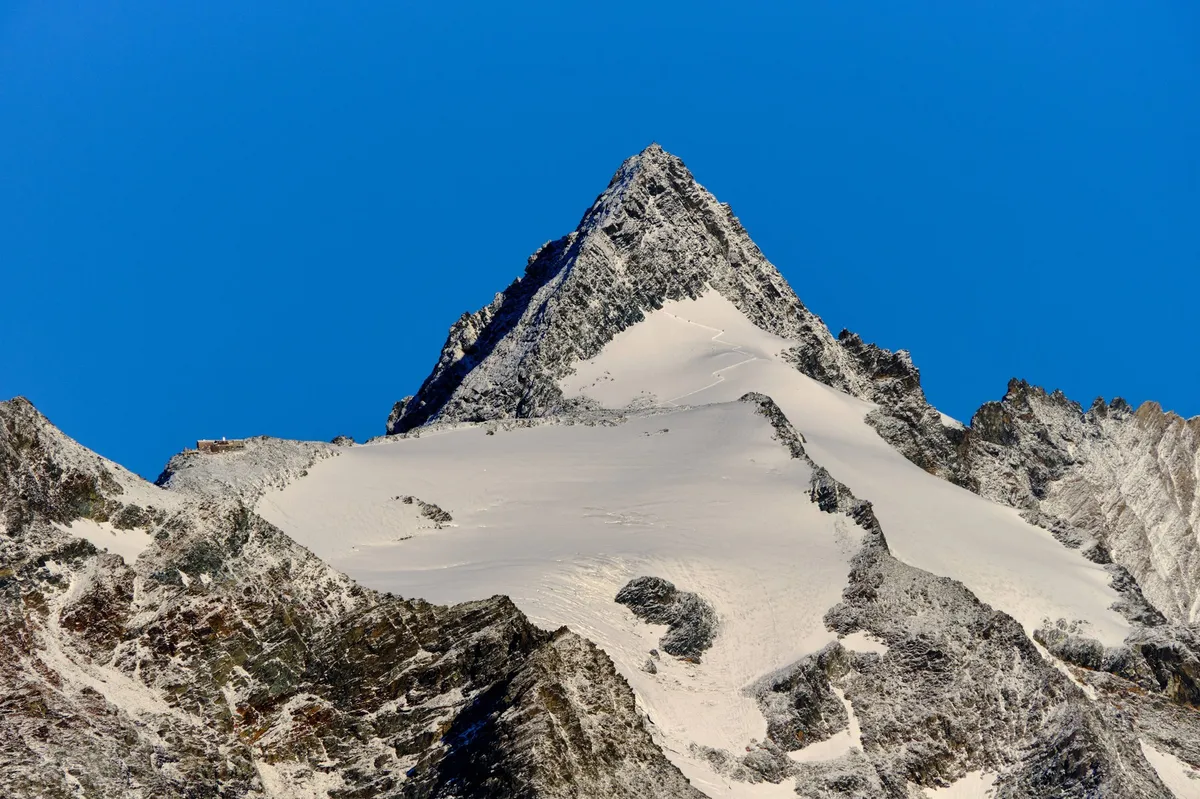 Tragedija na Grossglocknerju: alpinist obsojen zaradi smrti partnerke