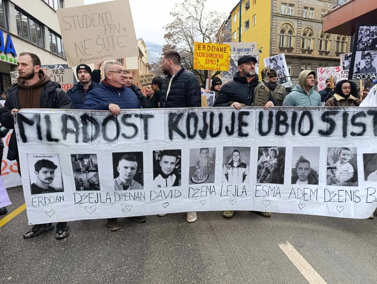 V Sarajevu nov protest za "mladino, ki jo je ubil sistem"