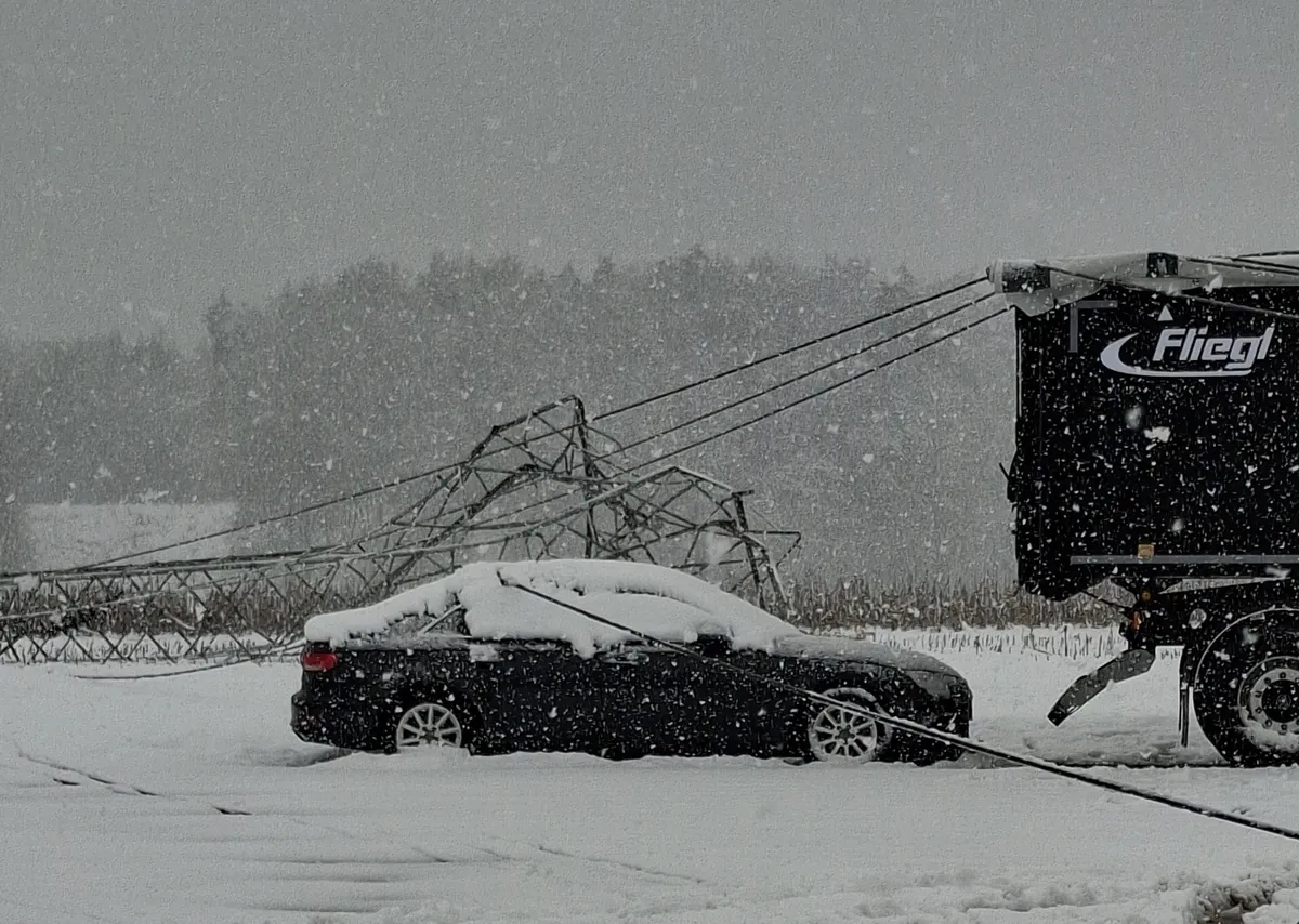 Večina napak na omrežju Elektra Maribor odpravljena, a poškodbe so enormne