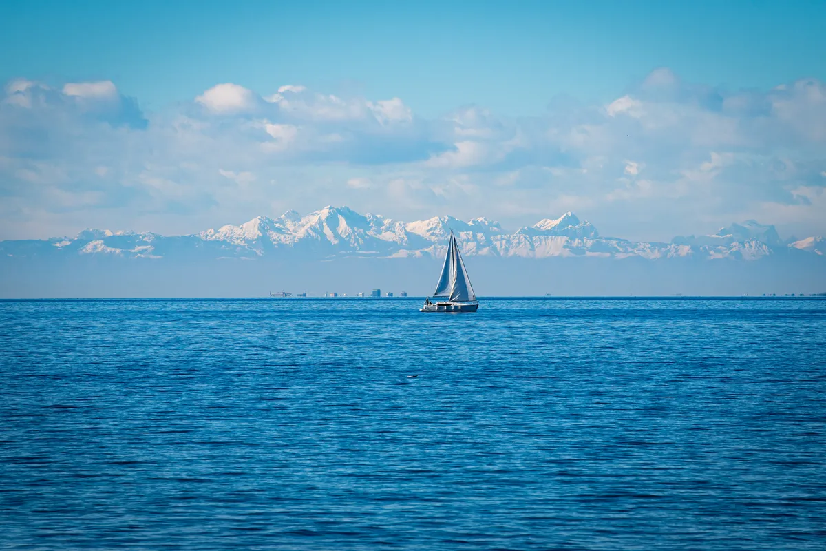 O, morje: okno v svet, odprta pot in njiva, ki ima vedno kaj za jest