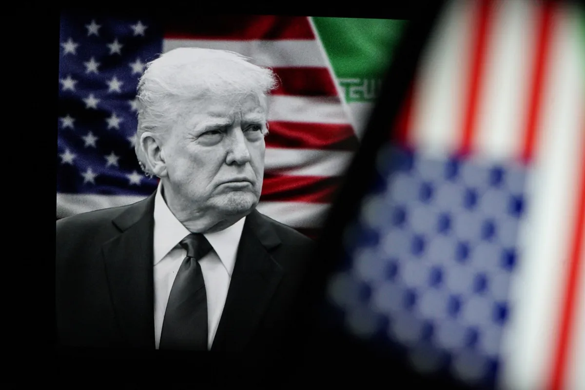 Predsednik Trump zanikal poročila o svarilih generala pred napadom na Iran