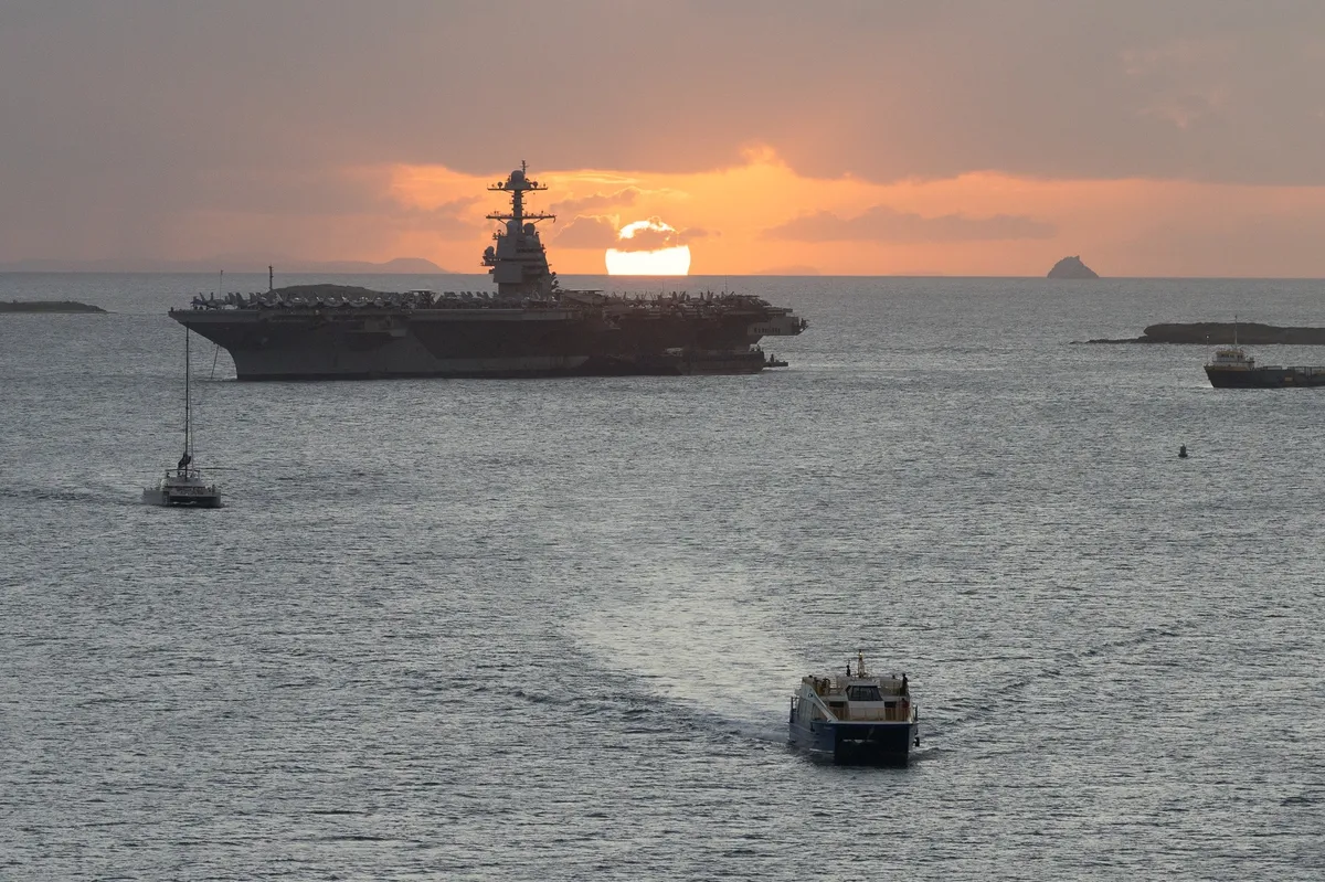Zamašena stranišča in nizka morala na ameriški letalonosilki