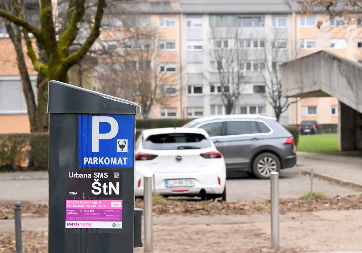 Iniciativa: Sodišče zadržalo izvajanje novega parkirnega režima v Štepanjskem naselju